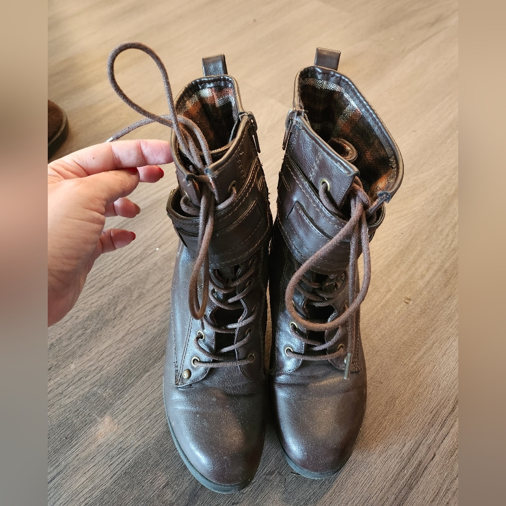 G by guess women bootie size 6